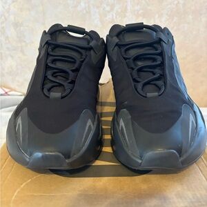 adidas Men's Black Sneakers yeezy 700 mnvn